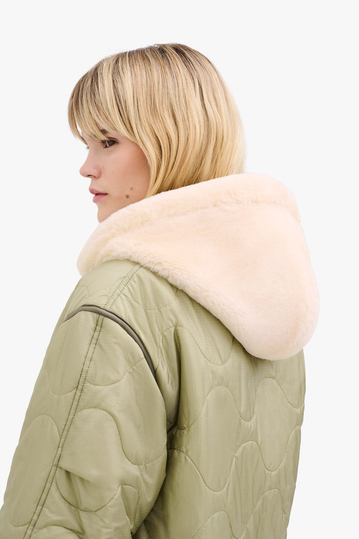 Shearling Close Fit Hood - Dark Olive / Blush