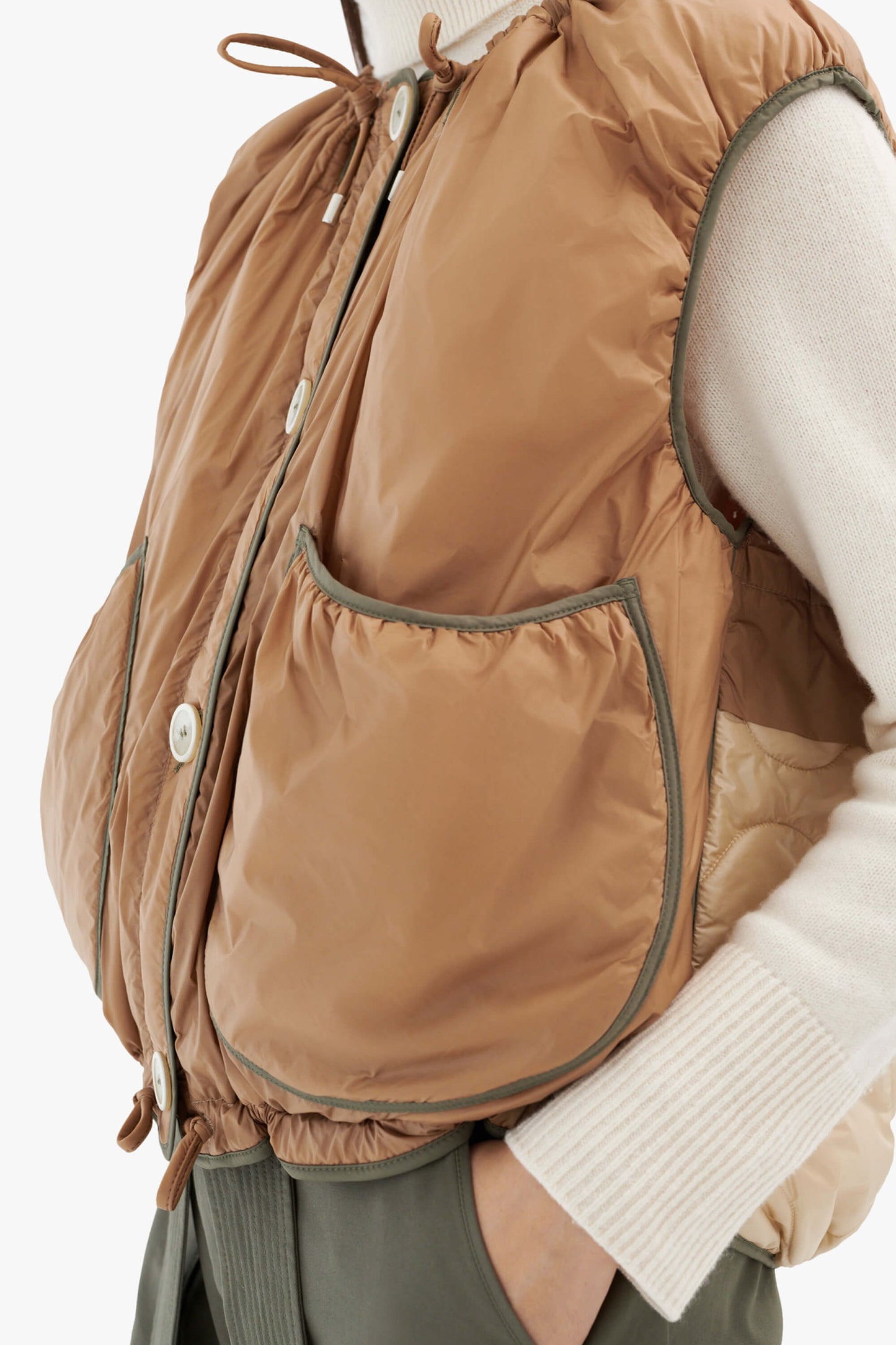 Parachute Quilt Vest - Mocha Brown / Soft Peach